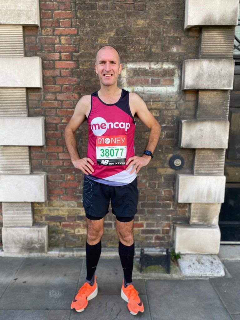 David Comb runs the london marathon